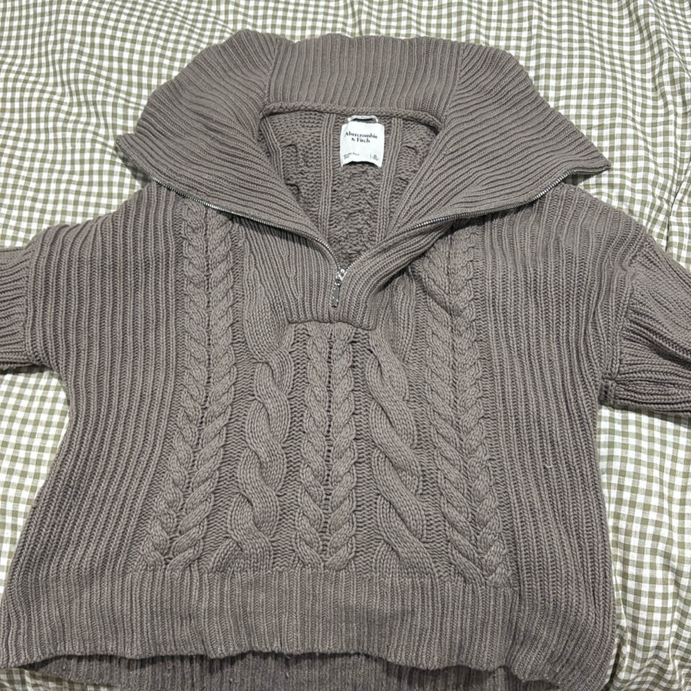 Abercrombie and fitch cable knit sweater